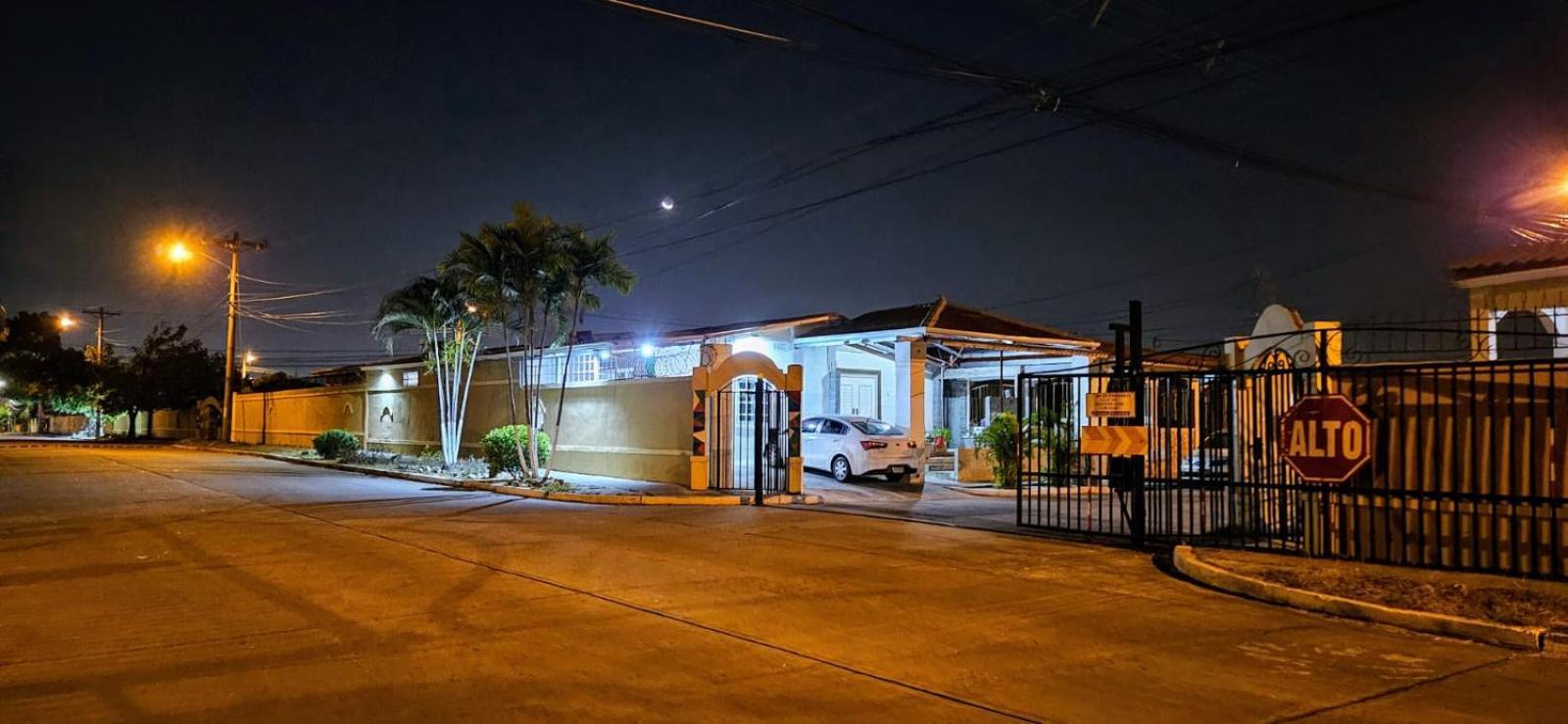 Tocumen Airport Los Corcho Suites Tapia Numero Dos المظهر الخارجي الصورة